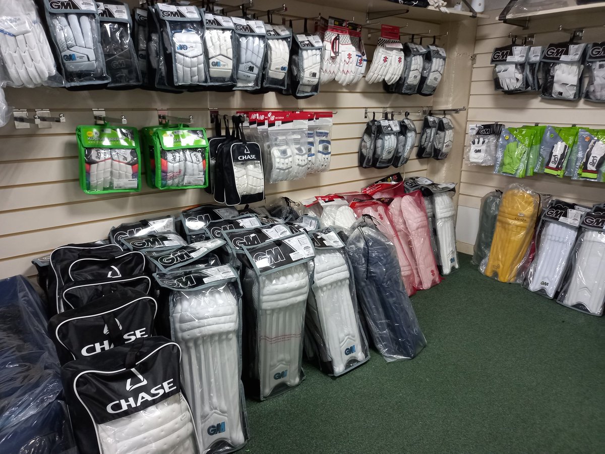 Something for everyone here at Cicada this Christmas. Plenty of great bats now available in store plus some amazing deals on gloves, pads and bags. Open until 3pm today. @staffsclubcrick @Worc_cl #Christmas #gmcricket #graynics #cricketsbats #Birmingham #westmidlands