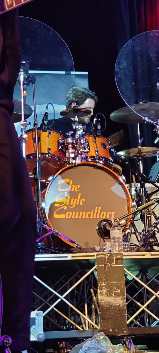 Ian Traynor tweet media