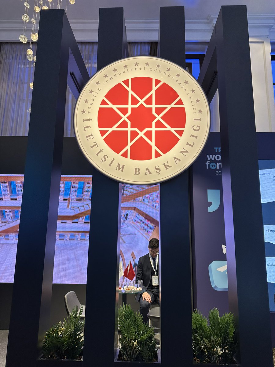 Yağmur (@yagmuurozturk) on Twitter photo T.C. İletişim Başkanlığı Kamu Diplomasisi Daire Başkanı aynı zamanda değerli hocam <a href="/oguz_guner/">Oğuz Güner</a> ile birlikte <a href="/trtworldforum/">TRT World Forum</a> hatırası. T.C. İletişim Başkanlığı Kamu Diplomasisi Daire Başkanı aynı zamanda değerli hocam <a href="/oguz_guner/">Oğuz Güner</a> ile birlikte <a href="/trtworldforum/">TRT World Forum</a> hatırası.