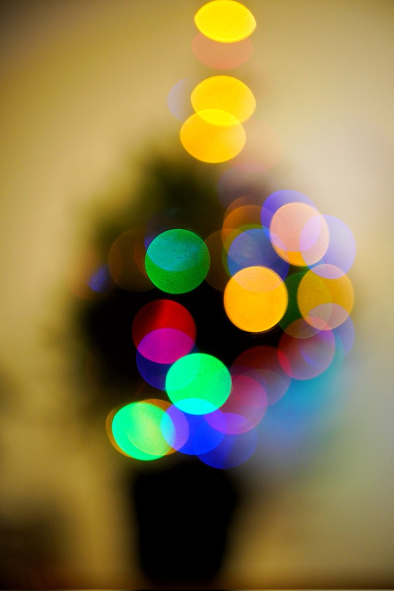 Christmas Tree Abstract - 1976 Helios 44-2 lens + 1/4 diffusion filter. I think I need more diffusion. #SonyAlpha #sonyzve10 #helios #helios442 #diffusion #abstract #abstractphotography