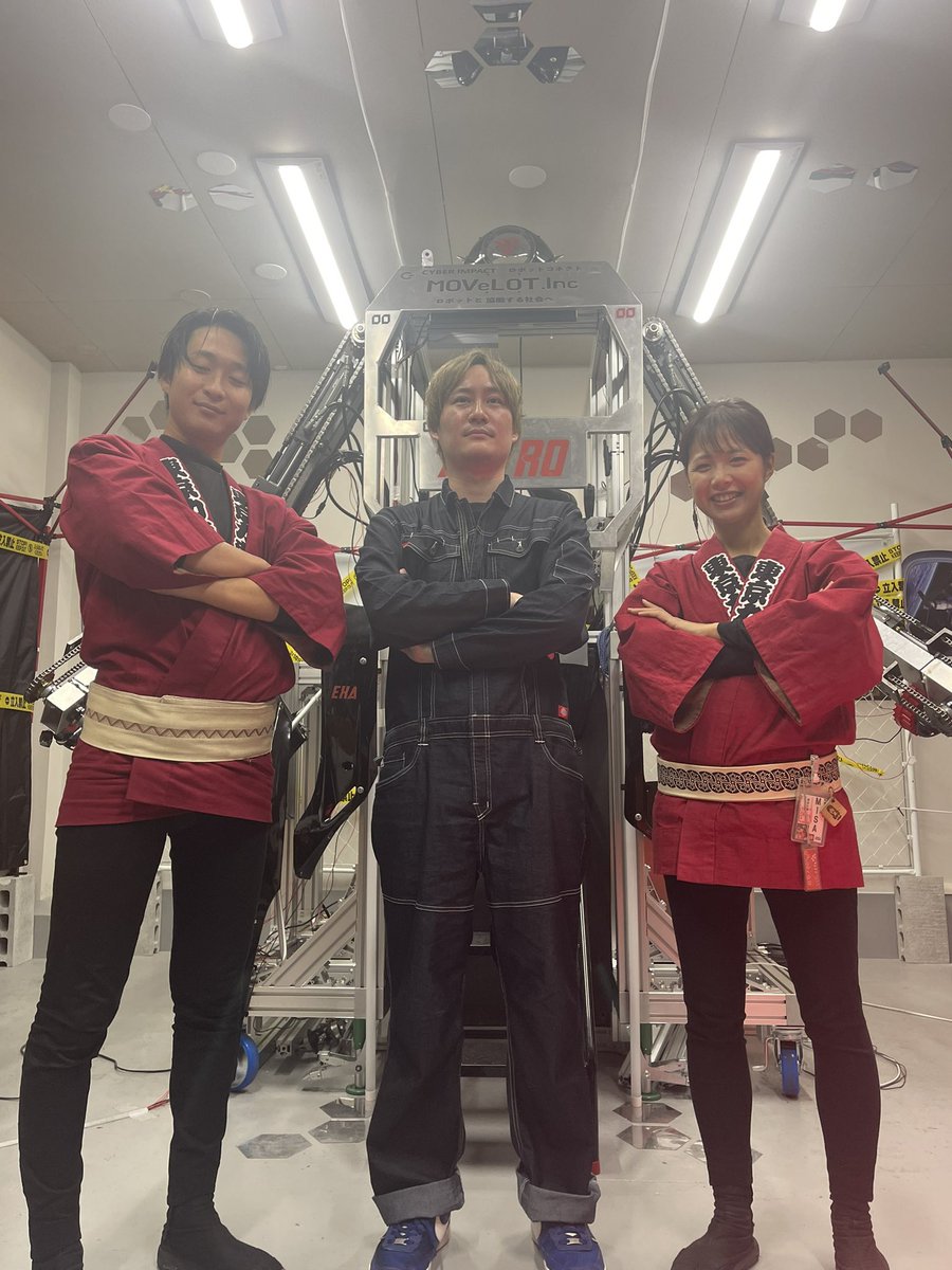 MOVeLOT's tweet photo. なんと!?ROBOT BASEに東京力車さんが来てくれました!
東京力車さんは浅草で人力車をやっている会社さんで一緒に仕事するかもなんです。
詳細は@MOVeLOTの方で発表しますので楽しみにしてくださいね。
P.S
今回試乗してくれた東京力車の男性スタッフの片山さん、女性スタッフのミサさんは超人気スタッフらしいです。ロボットに乗っても華がありますね!人力車乗る際にはぜひ♪