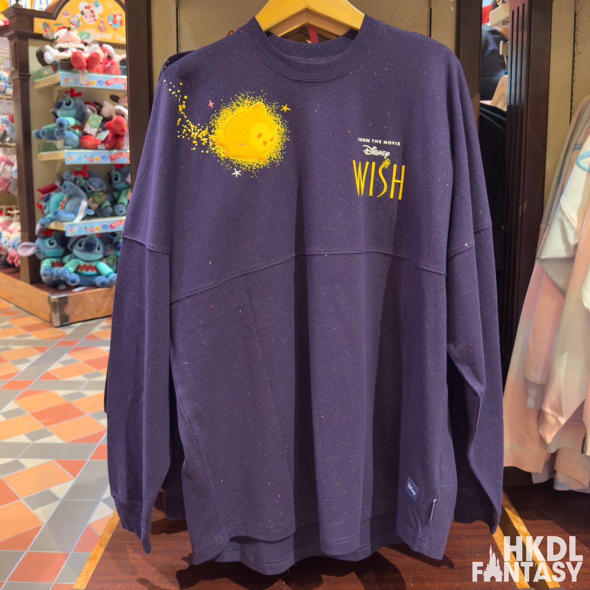 Two new Spirit Jerseys are now available at Hong Kong Disneyland, including a dreamy pastel design featuring the park logo and the castle and a design inspired by #Wish.

#HongKongDisneyland #hkdisneyland #HKDL #disneyparks #disney #香港ディズニーランド #ディズニー #SpiritJersey