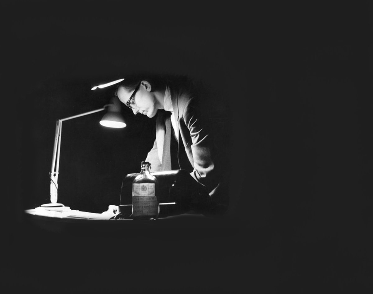 Stage Lighting Design, The Art, The Craft, The Life. 
Richard Pilbrow 1933 - 2023.  richardpilbrow.com