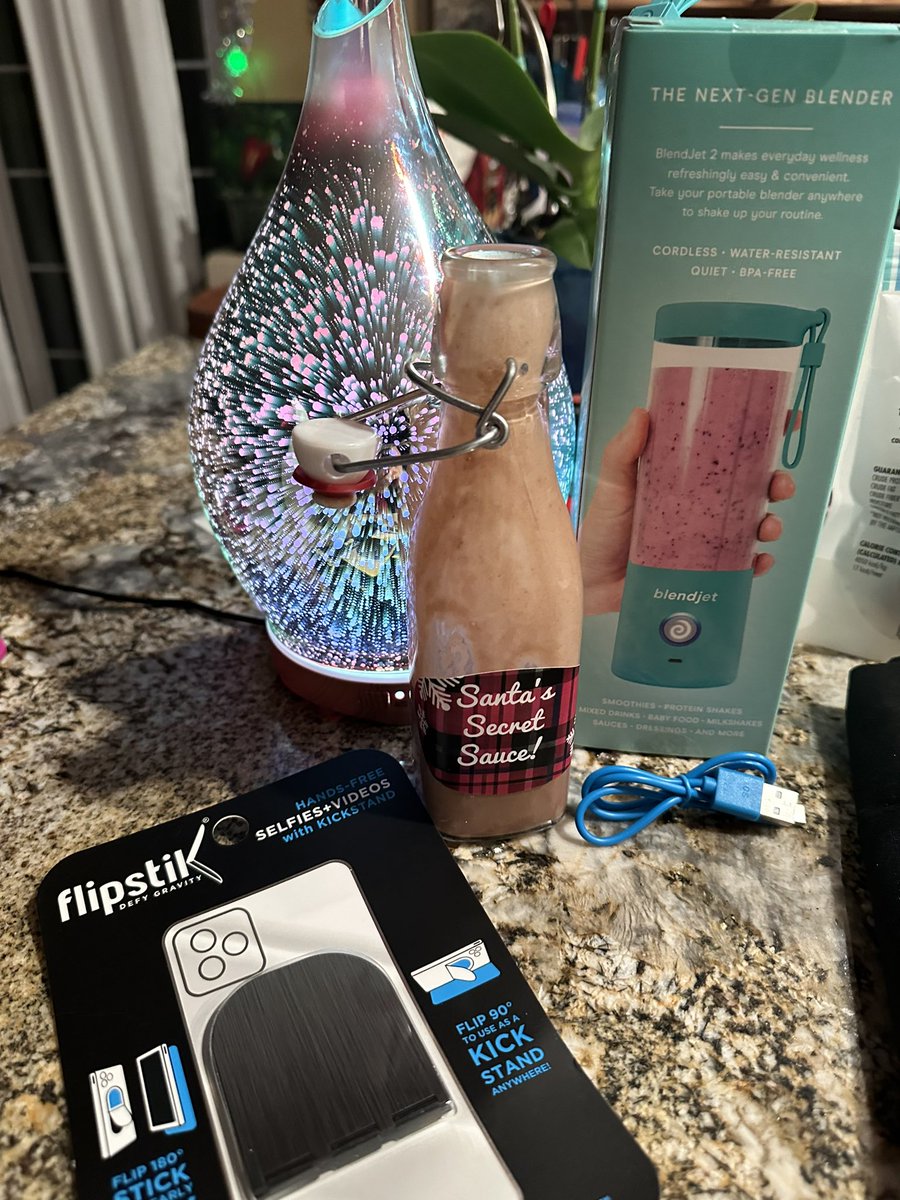 higoddess's tweet image. Currently slugging #santassecretsauce