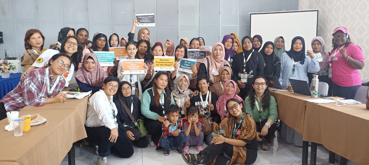 IBONIntlClimate's tweet photo. Palangkaraya Ecological and Human Rights Studies (PROGRESS) Kalimantan Tengah held a discussion on #JustTransition for today’s Day of Action against Corporate Capture of Energy Transition.

#Decolonize2Decarbonize #COP28 #ClimateJustice https://t.co/QyXE1shvMm