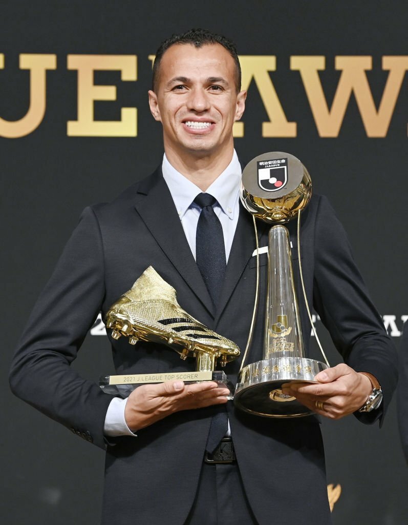 japaofcbr's tweet photo. 📊 Leandro Damião com a camisa do Kawasaki Frontale; 

🏟️ 178 jogos
⚽ 79 gols 
🅰️ 28 assistências 
🥇 1x eleito jogador do ano no Japão
🥇 1x eleito MVP da J1 League 
⚽ 1x artilheiro da J1 League 
🏆 7 títulos conquistados 
- 2x J1 League 
- 2x Copa do Imperador 
- 1x Levain Cup 
- 2x Supercopa do Japão