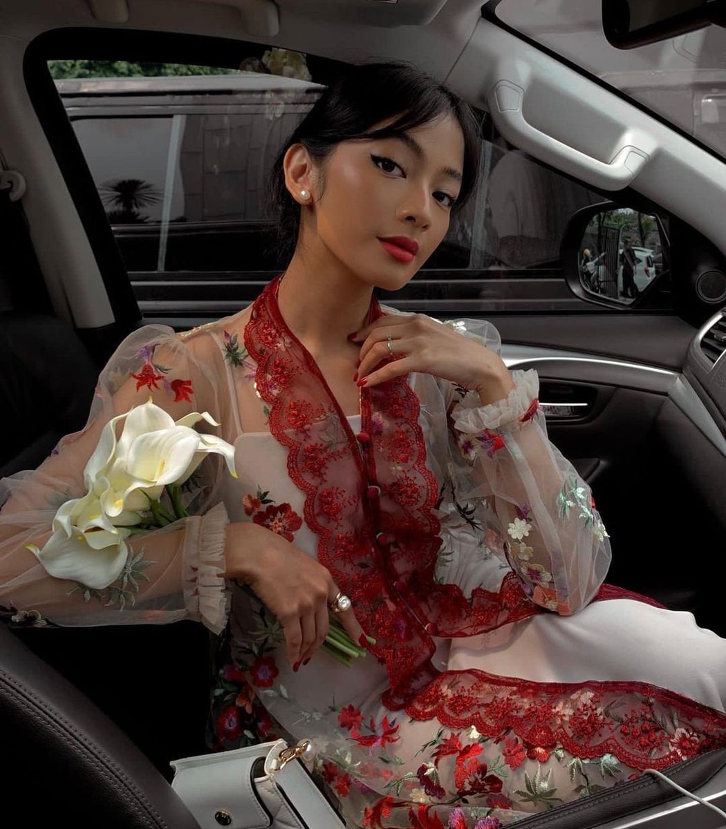 263juta's tweet photo. toko kebaya di shopee

— a thread https://t.co/6D1F85ANfv