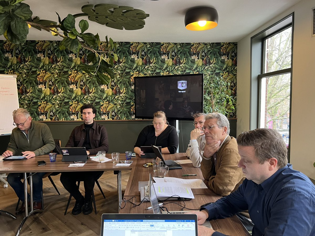 RaadslidNu's tweet photo. Meer ruimte voor lokale keuzes nodig, ook voor #aantrekkelijkheid van #raadslidmaatschap thema in bestuursvergadering @raadslidnu over boodschap naar #kabinetsformatie en nieuwe @2eKamertweets #SterkeRaaddoetErToe https://t.co/qcvRb0RGKX