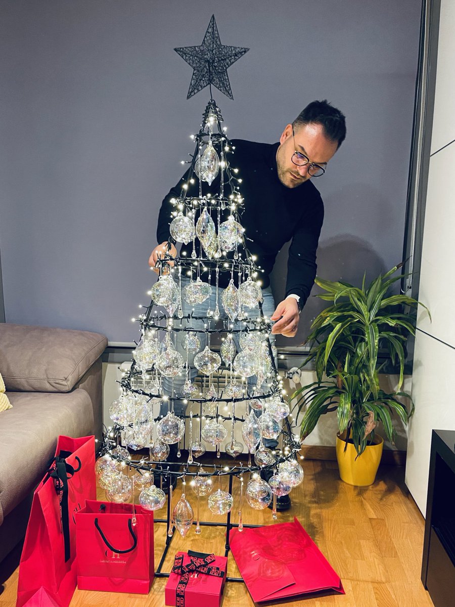 Me tiraba toda una tarde montando el árbol de navidad, me encantaba hacerlo ¡y la verdad es que quedaba perfecto! 🥰