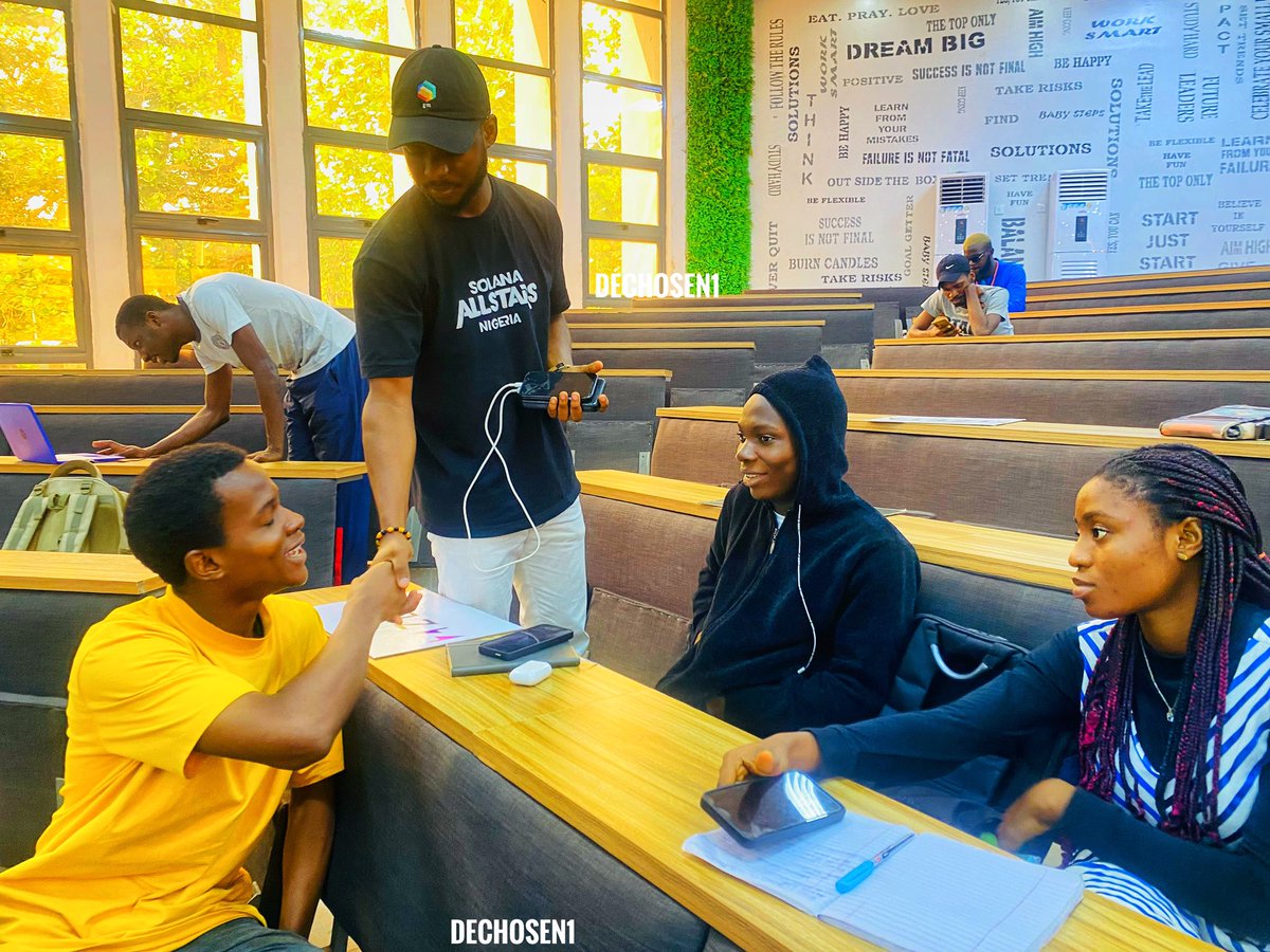 DHECHOSEN1's tweet photo. Networking session! 🔥🚀

We are already having it hottt hott! ❤️‍🔥

You can still join us at #BOOC #meetup 😌

@solana @SolanaAllstars @SolanaStatus @SolanaFndn 

#solana #gigagm #SolanaCommunity #networking https://t.co/cqgXsM0oQf