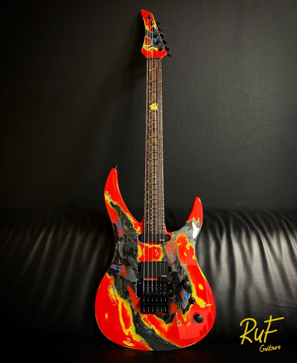 #backtothe80s 🔥🔥🔥
Brand new made-to-order Professor Schrödinger 6 for a customer from US! 🎉

Thinking of something custom for yourself? Just let us know at: info@rufguitars.com 👈
#ngd #rufguitars #guitar #guitarworld #guitarbuilder #guitarsarebetter #guitargasm