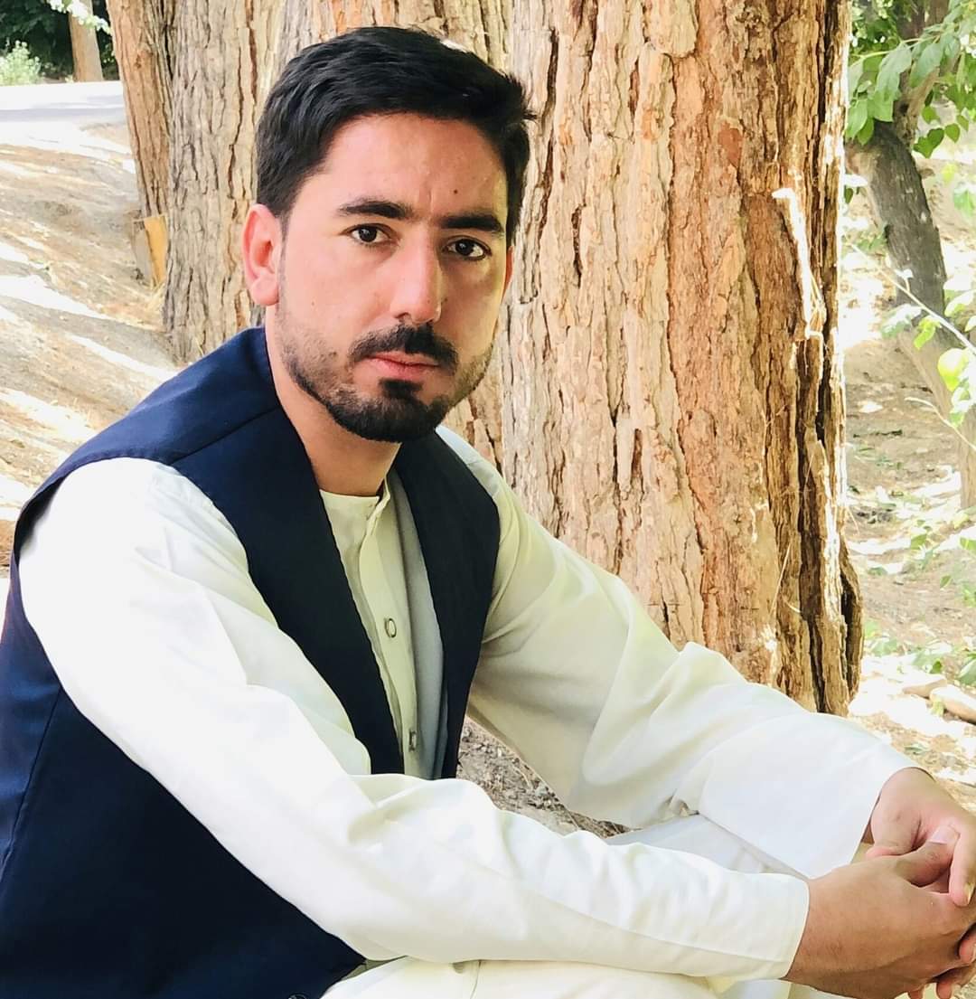 Afghan journalist Abdul Rahim Mohammadi has been arrested by the Taliban intelligence in Kandahar for an unknown reason about four days ago.

#JournalismIsNotCrime #Afghanistan