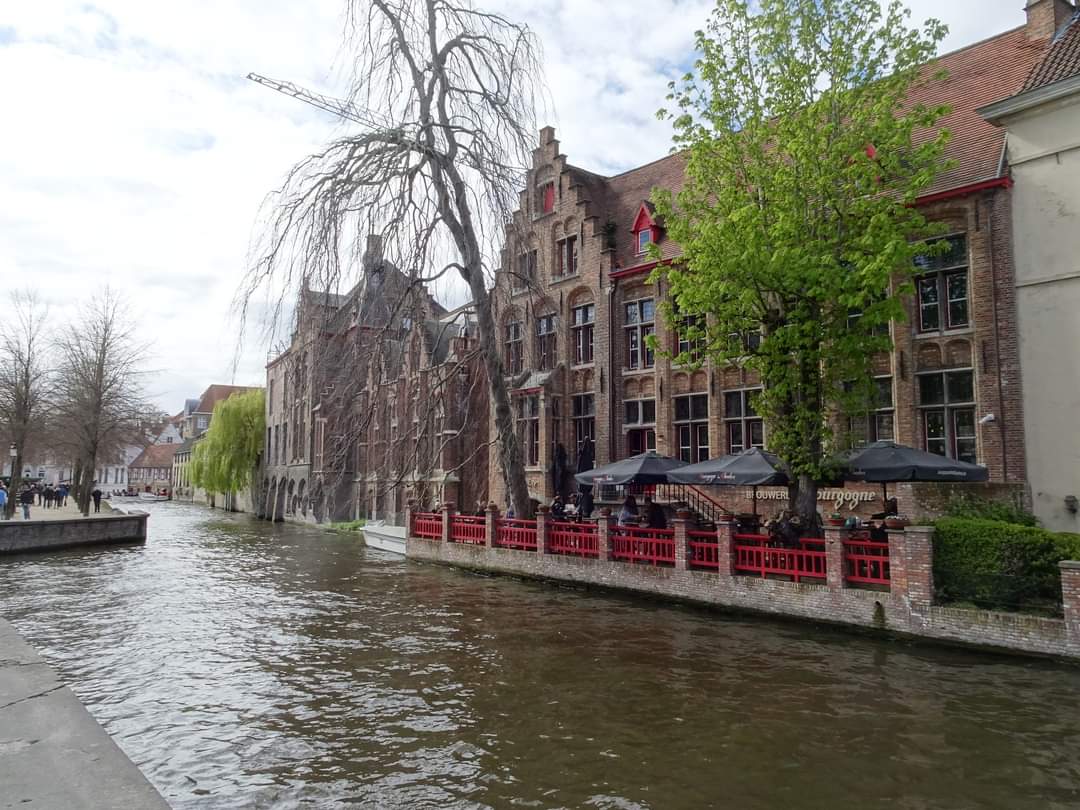 skymanuelima's tweet image. Bruges é uma das cidades mais visitadas da Bélgica. Uma cidade que ainda mantem seus traços medievais que aliados com seus canais, dão um charme todo especial a essa cidade da região de #Flandres, localizada ao norte de #Bruxelas. #Bruges #Bélgica #travelphotography #viagens