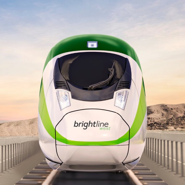 TheoLaubry's tweet photo. Les États-Unis vont-ils enfin avoir leur première ligne à grande vitesse en 2028? Probablement si l’on en croit les récentes annonces de la Maison Blanche. Et ce n’est pas trop tôt!

Elle devrait relier Las Vegas et Los Angeles d’ici 2028, si tout se passe bien, avec un temps de trajet estimé à 2h au lieu de 4h30 en voiture/bus. 

L’état fédéral va débloquer 3,5 milliards de dollars pour la Brightline West et financer environ 1/3 du projet dont le coût total est estimé à 12 milliards. De l’argent issu du grand plan sur les infrastructures de Joe Biden approuvé par le Congrès en 2021.

D’autres projets LGV en cours ou à venir vont obtenir un coup de pouce financier supplémentaire de l’état fédéral :

• L’interminable Los Angeles - San Francisco.
• Dallas - Houston
• Atlanta - Charlotte
• Portland - Seattle - Canada

Pour aller plus loin sur ce sujet, je vous recommande notamment la lecture de l’article de @juliechab intitulé "Le transport ferroviaire s’offre une cure de jouvence" pour La Presse / AFP.