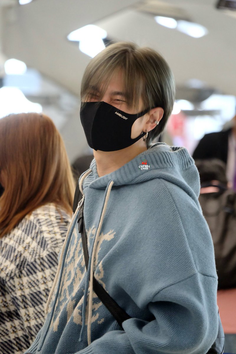 GA lải laaaa
Nhà có gì tặng đó nhen 😘
2 phần cho 2 bạn nhé
Retw/qrtw + reply kèm keyword và tag 

BUILD FANMEET IN TAIPEI
#BUILDMissingUinTaipei
<a href="/JakeB4rever/">BIU.</a> #BuildJakapan