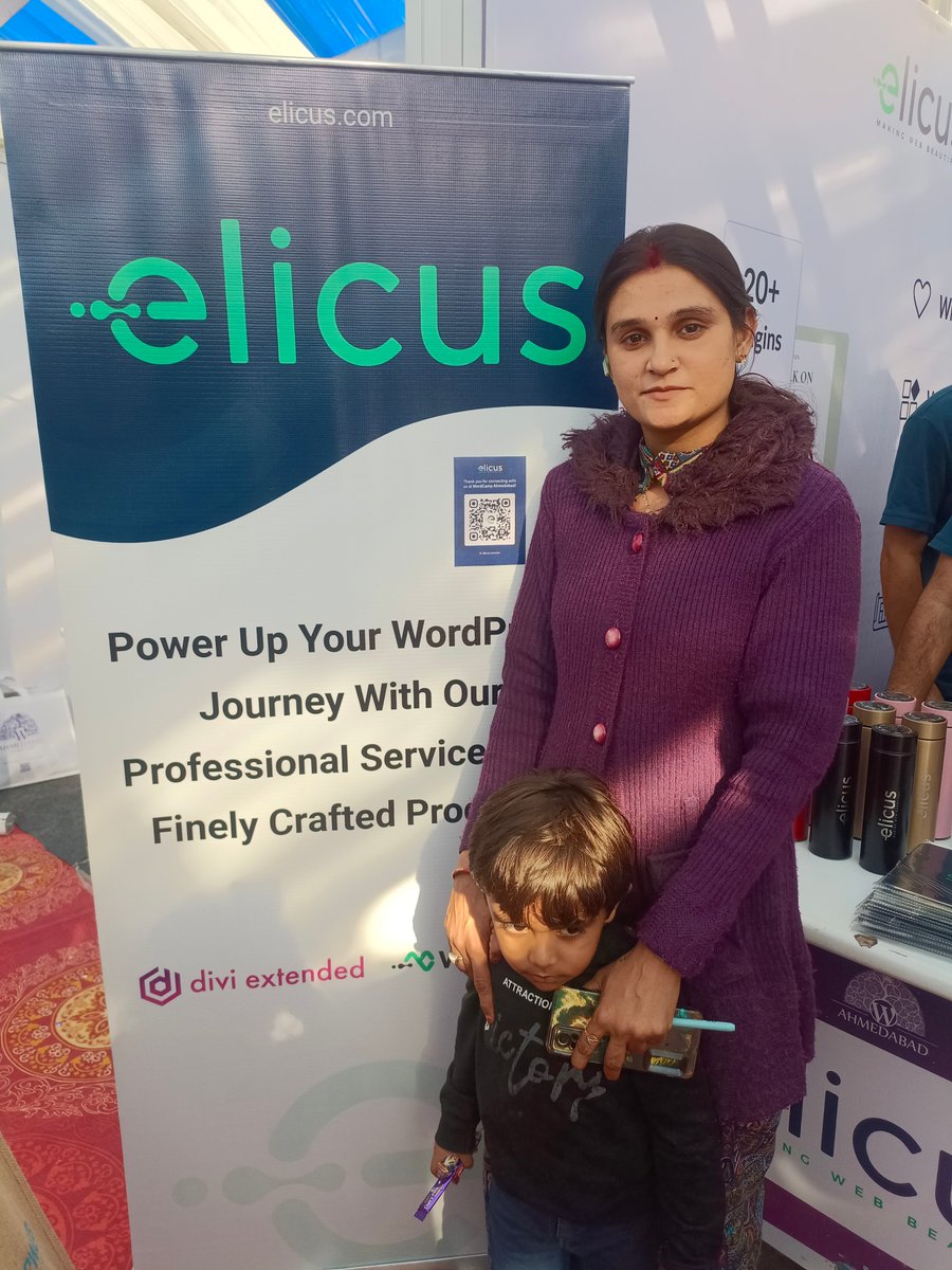 At @helloelicus booth #WCAh