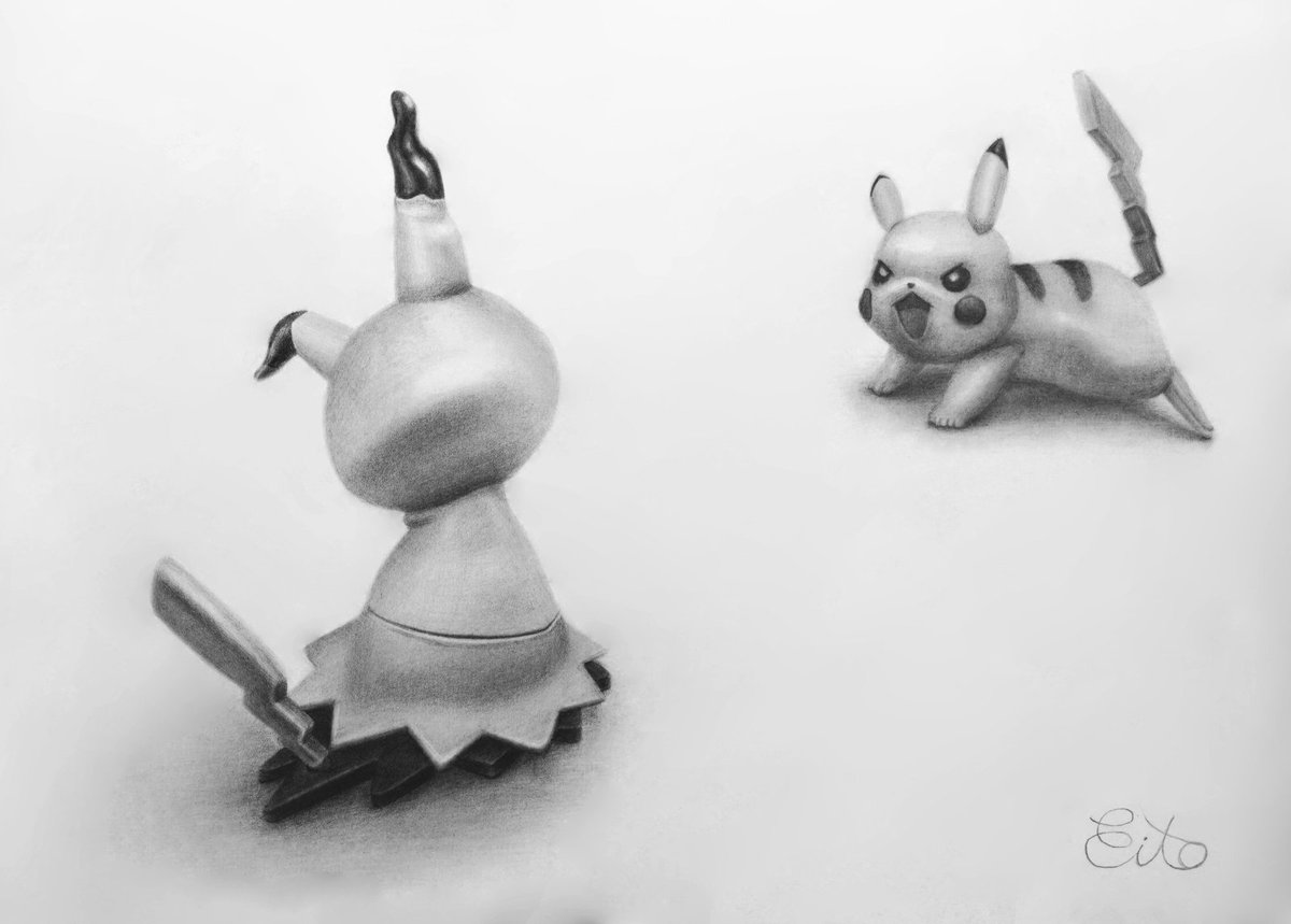 《ポケモン戦闘画面風のデッサン》 高校1年生のポケモンのプラモデルを描いた作品です✏️✨ ポケモンの戦闘画面風の構図が面白いですよね👻⚡ 古典的なデッサンを現代の感性で表現していて、モダンさが感じられます☺️✨