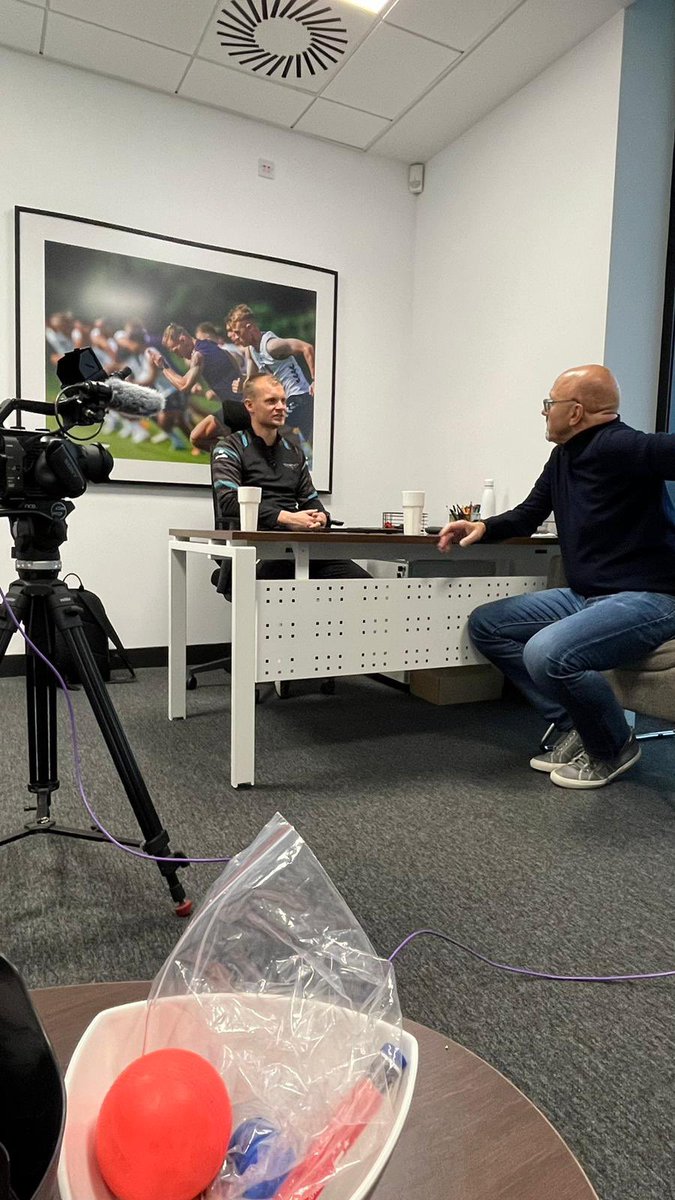 MarkClemmit's tweet photo. 50% of recent @efl managerial appointments were #CareerCoaches-No major playing pedigree

@BristolCity’s #LiamManning is one of them

#FootballFocus @BBCOne Midday

@BBCSport #BBCFootball #BrianTinnion https://t.co/nnNRBRvU7A