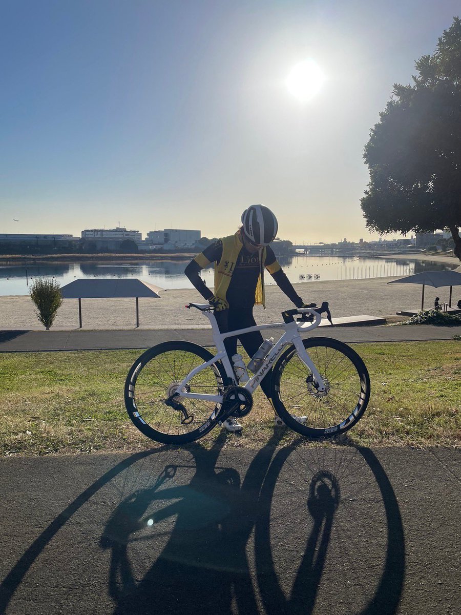 masa_road_hiro's tweet photo. ついに！！！

PINARELLO DOGMA F
crystal white

お迎えしました✨️
65.1 F10 F
DOGMA3台目です！！！

めちゃくちゃかっこいい仕上がりになりました🥇

これからは白いDOGMA乗りとしてよろしくお願いいたします🙏 https://t.co/3dJaXaksfc
