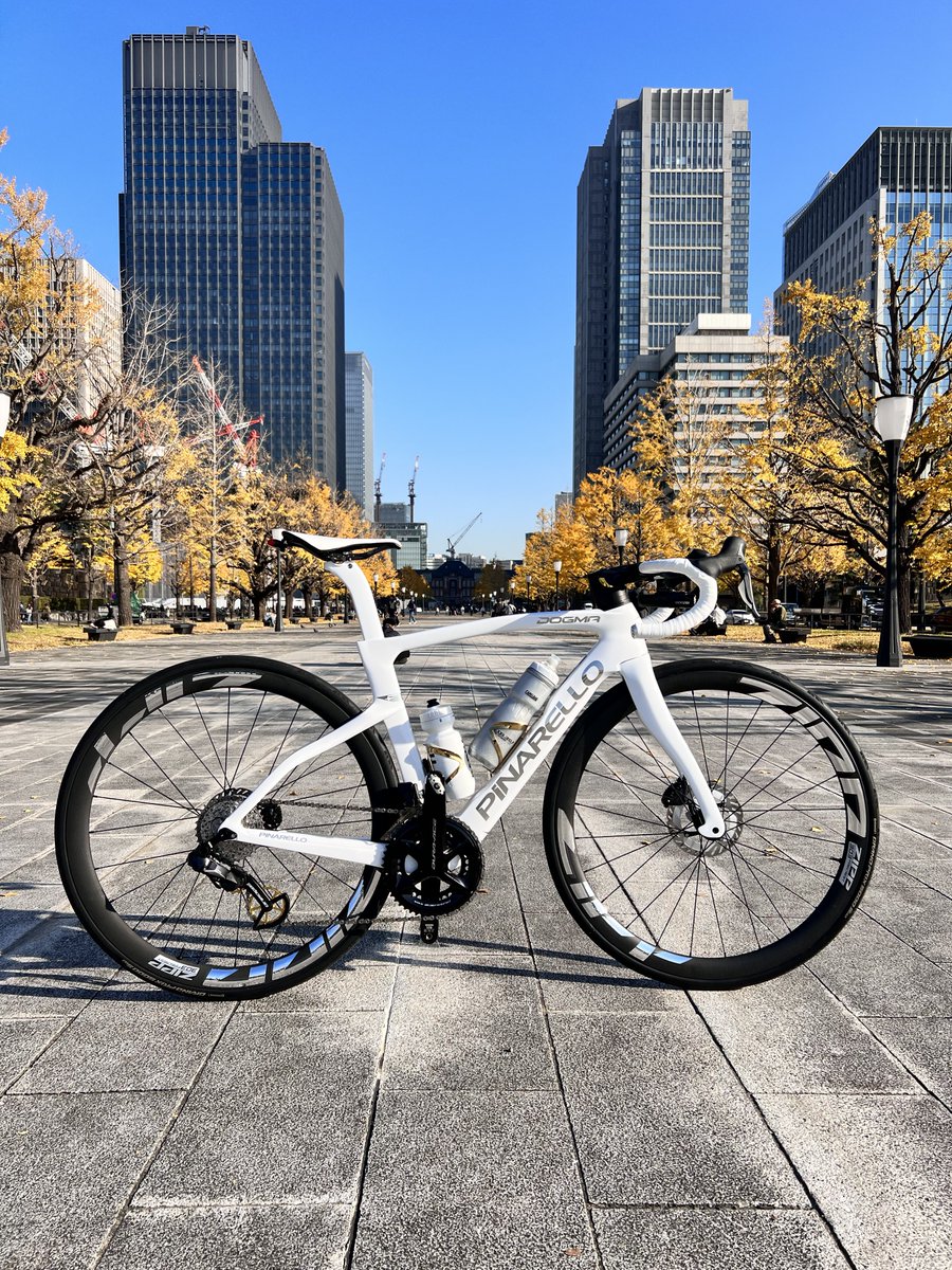 masa_road_hiro's tweet photo. ついに！！！

PINARELLO DOGMA F
crystal white

お迎えしました✨️
65.1 F10 F
DOGMA3台目です！！！

めちゃくちゃかっこいい仕上がりになりました🥇

これからは白いDOGMA乗りとしてよろしくお願いいたします🙏 https://t.co/3dJaXaksfc