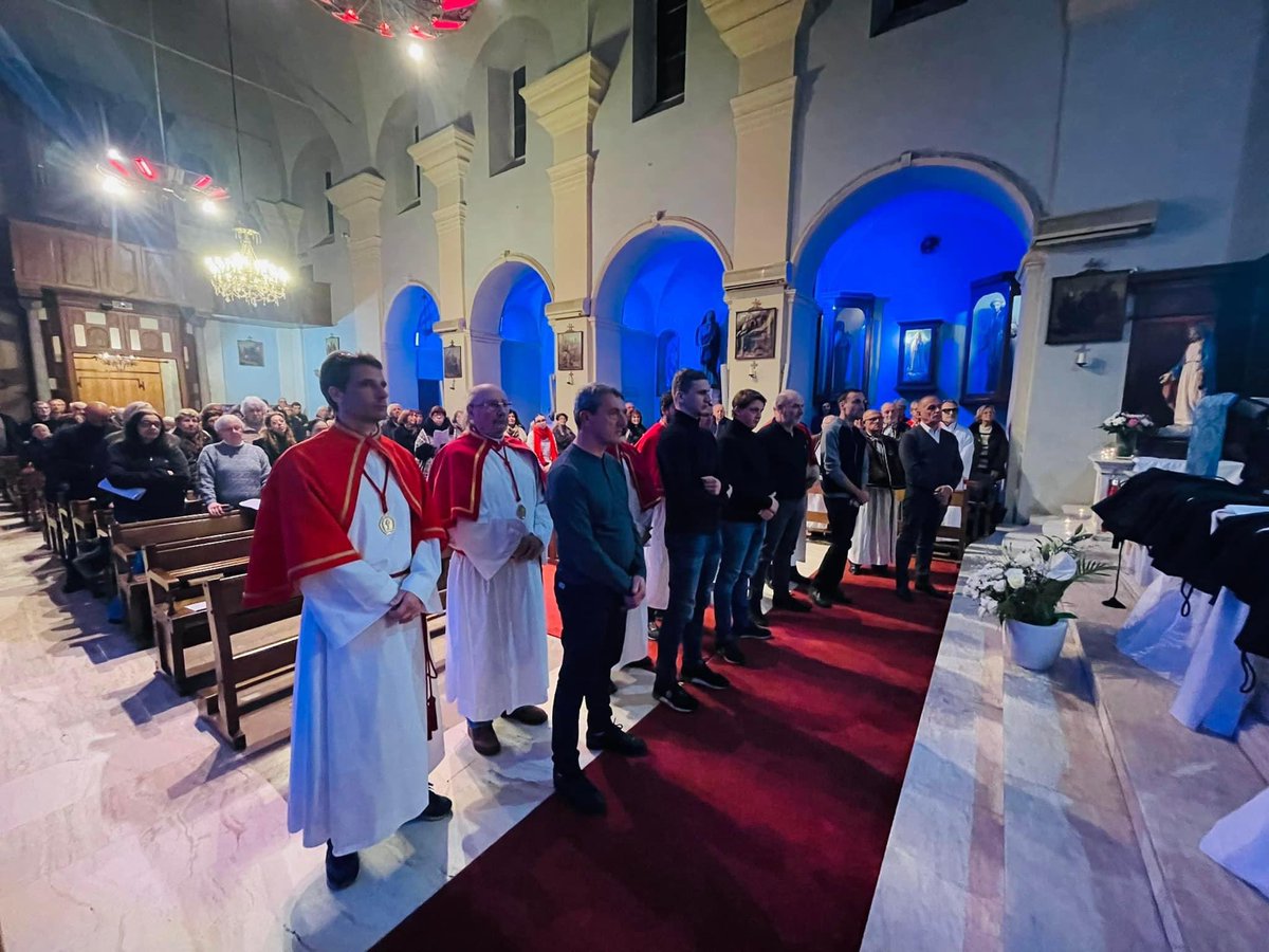 ammgdi's tweet photo. Evviva a nova cunfraterna pievana di u Santissimu Rusariu di #sartè .#corsica #corse https://t.co/xTMCC9ISn1