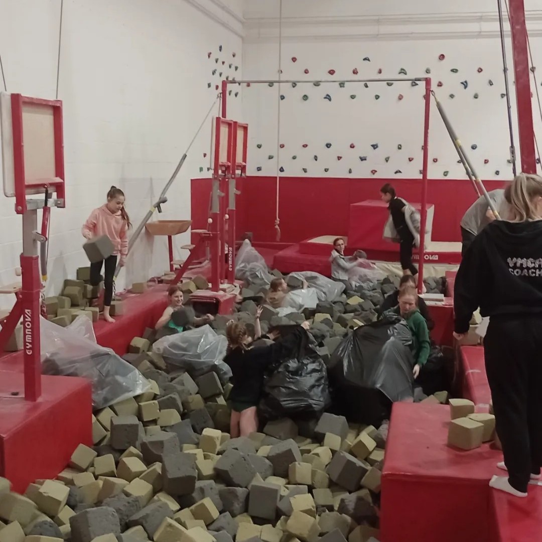 YMCAEng_Wales's tweet image. This week a team of dedicated staff and volunteers @ymcabarry rolled up their sleeves and put on their construction hats to give their facilities an upgrade!

The project will benefit the entire community, delivering a range of gymnastics classes locally.

#YMCA #CommunityProject