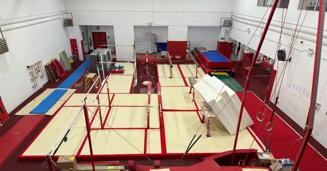 YMCAEng_Wales's tweet image. This week a team of dedicated staff and volunteers @ymcabarry rolled up their sleeves and put on their construction hats to give their facilities an upgrade!

The project will benefit the entire community, delivering a range of gymnastics classes locally.

#YMCA #CommunityProject