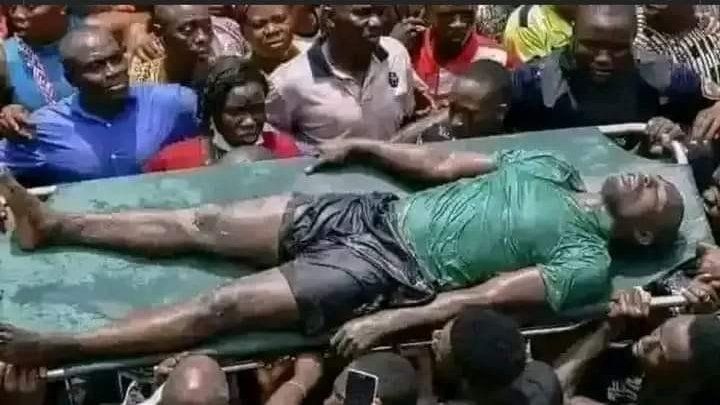 AfricanHub_'s tweet photo. A man from Kenya in Muranga collapsed after finding out that the house they have been renting for 20 years at 80,000 Kshs a month belongs to his wife. https://t.co/dwmz3ZJ4C2