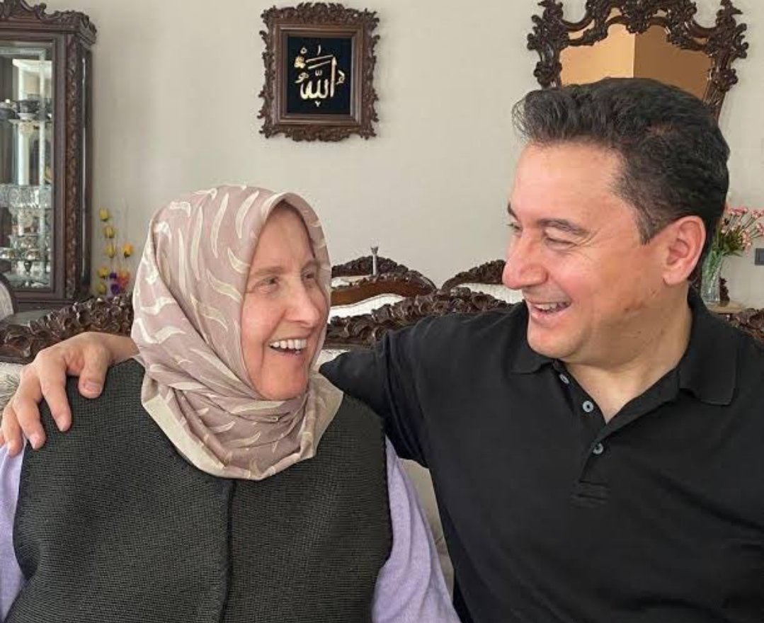 DevaSincan's tweet photo. Genel Başkanımız Sayın Ali Babacan'ın annesi Güneri Babacan vefat etmiştir. Kendisine Allah'tan rahmet kıymetli ailesine sabırlar diliyoruz.
Genel Başkanımıza, Babacan ailesine, sevenlerine ve camiamıza Sincan ilçe teşkilatı olarak  başsağlığı dileriz.
@alibabacan https://t.co/hZ667J3gNh