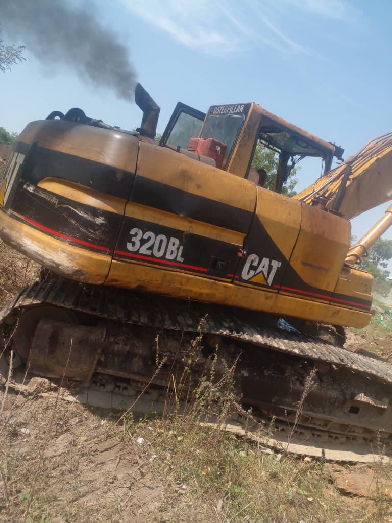 NIGERIA USED CAT 320BL EXCAVATOR IN EXCELLENT WORKING CONDITION FOR SALE. Location: ILORIN. Price: #36m . Call/WhatsApp 07068621006. @Gidi_Traffic @_NiyiDaniels @UNCLE_AJALA @UncleMohamz @el_uthmaan @oil_shaeikh @TrafficChiefNG @moderate_ustaz @abdool_moh @Mahmud_wazeeree