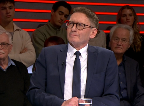 "Verfassungsrechtlich ist das Ticketsystem bei #Bundesratswahlen nicht zulässig", sagt der Solothurner Ständerat <a href="/PirminBischof/">Pirmin Bischof</a>, der Mitglied des Präsidiums der <a href="/Mitte_Centre/">Die Mitte – Le Centre</a> ist, in der "Arena" von TV <a href="/srfnews/">SRF News</a>: "Ich bin da gleicher Meinung wie Christoph #Blocher". (1/6)