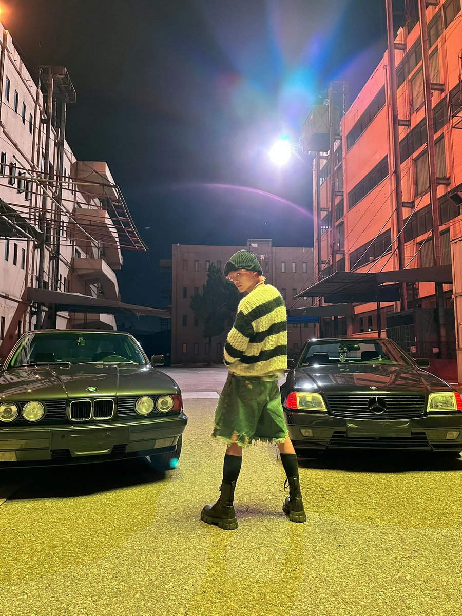 hourlyyangyang's tweet photo. 231209 #yangyang instagram and weibo update

“Racer YY 🏎️🏎️” https://t.co/AgNEFyHqaZ