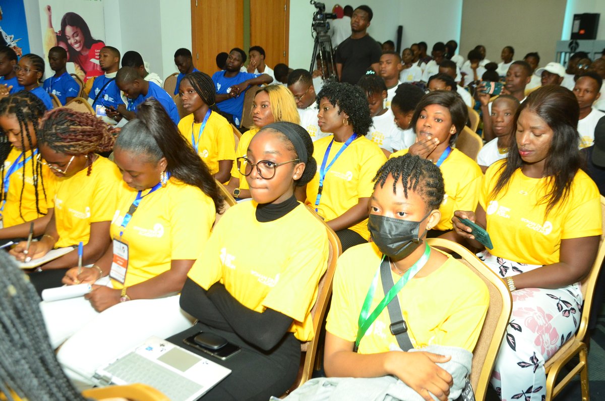 isocbenin's tweet photo. "BjNOG, quoi et pourquoi?", M. Hervé HOUNZANDJI, Président de @isocbenin présente le BJNOG, ses défis et enjeux aux participants du #BDF2023. https://t.co/2pFvOCNFDk