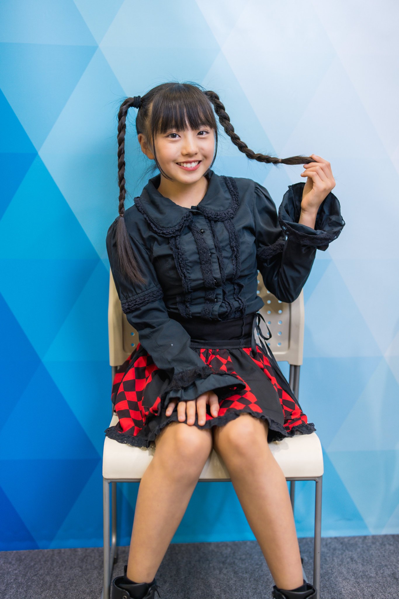 マガジンのカバー切り抜き　アイドルの写真だけ‼️ 2357967994.jpg?1724864230