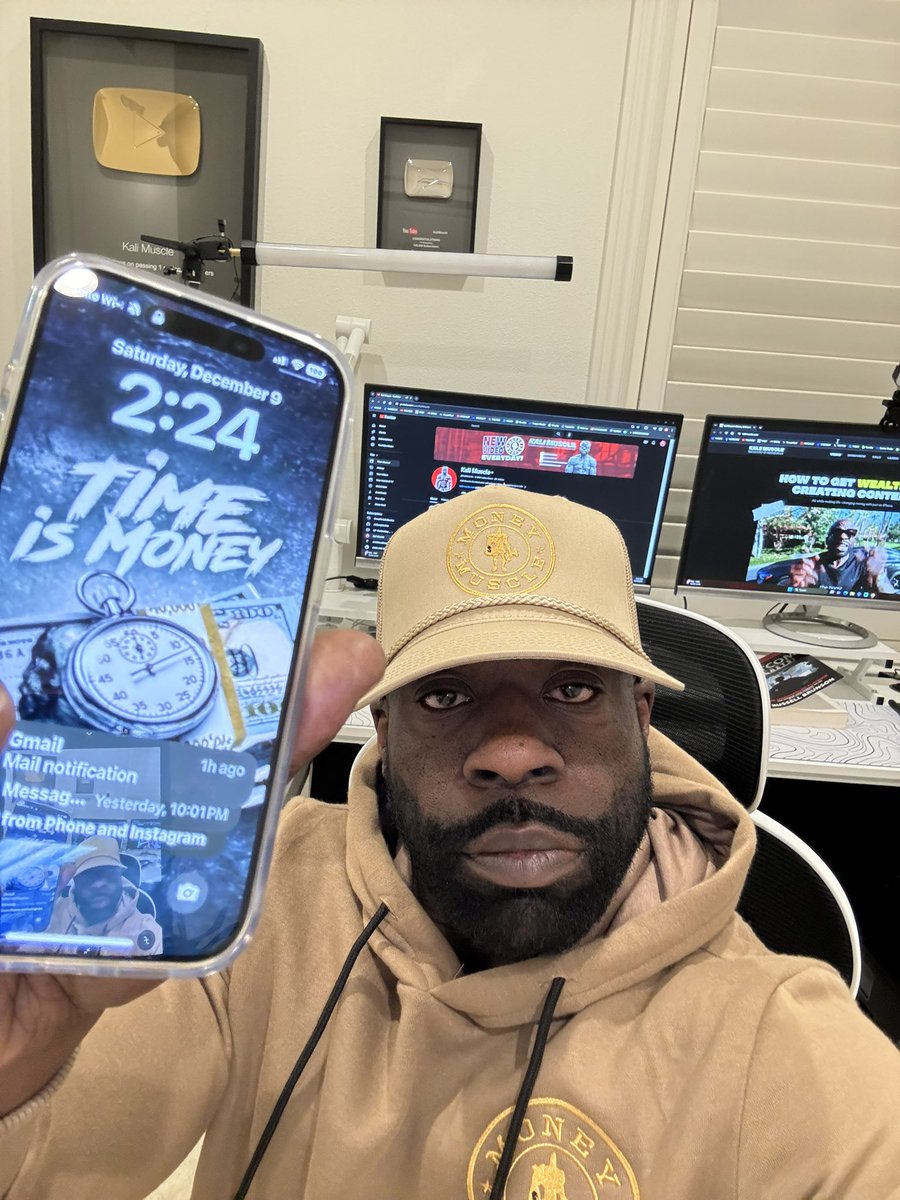 KaliMuscle's tweet image. ☎️ 2AM WAKE-UP CALL

🗣️ STOP WASTING TIME 

🍍 DAY 9 - PINEAPPLE FAST

#fasting #nofood #pineapple #discipline #Motivation