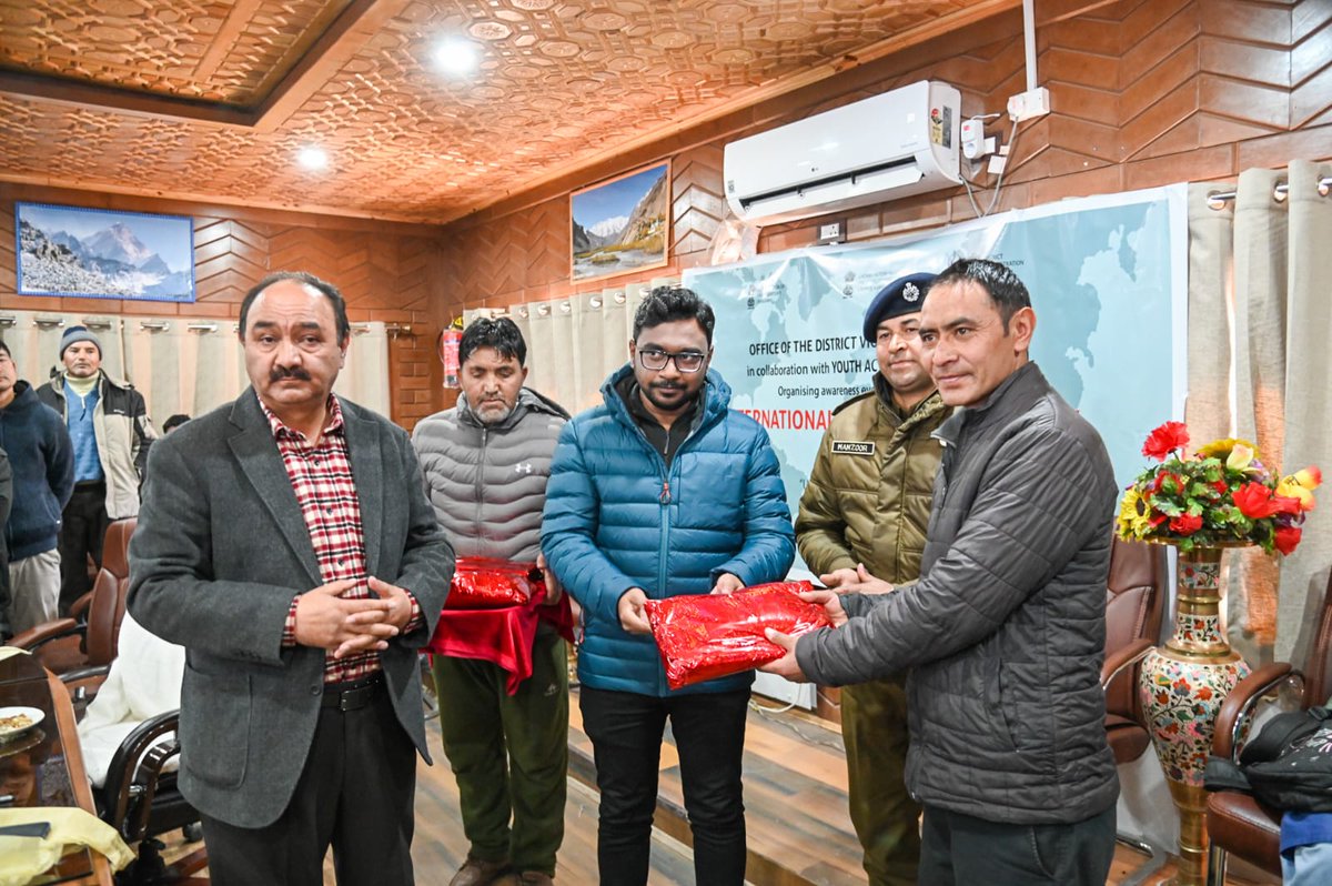 YACkargil's tweet photo. Youth Action Committee Kargil celebrated #InternationalAntiCorruptionDay 2023 in collaboration with Dist Administration at Conference Hall Baroo on the theme #UnitedAgainstCorruption  

Lets unite to make  Corruption Free Kargil, Lets pledge to make India Corruption Free @dc_Kgl https://t.co/iCjoOKOK2L