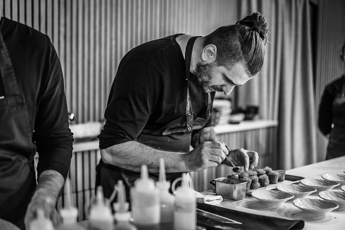 Cancellation for 2 for lunch and 2 for dinner for our exclusive previews of our new restaurant - dm or comment if you fancy it. 75 quid, 14 course. Looks like this: