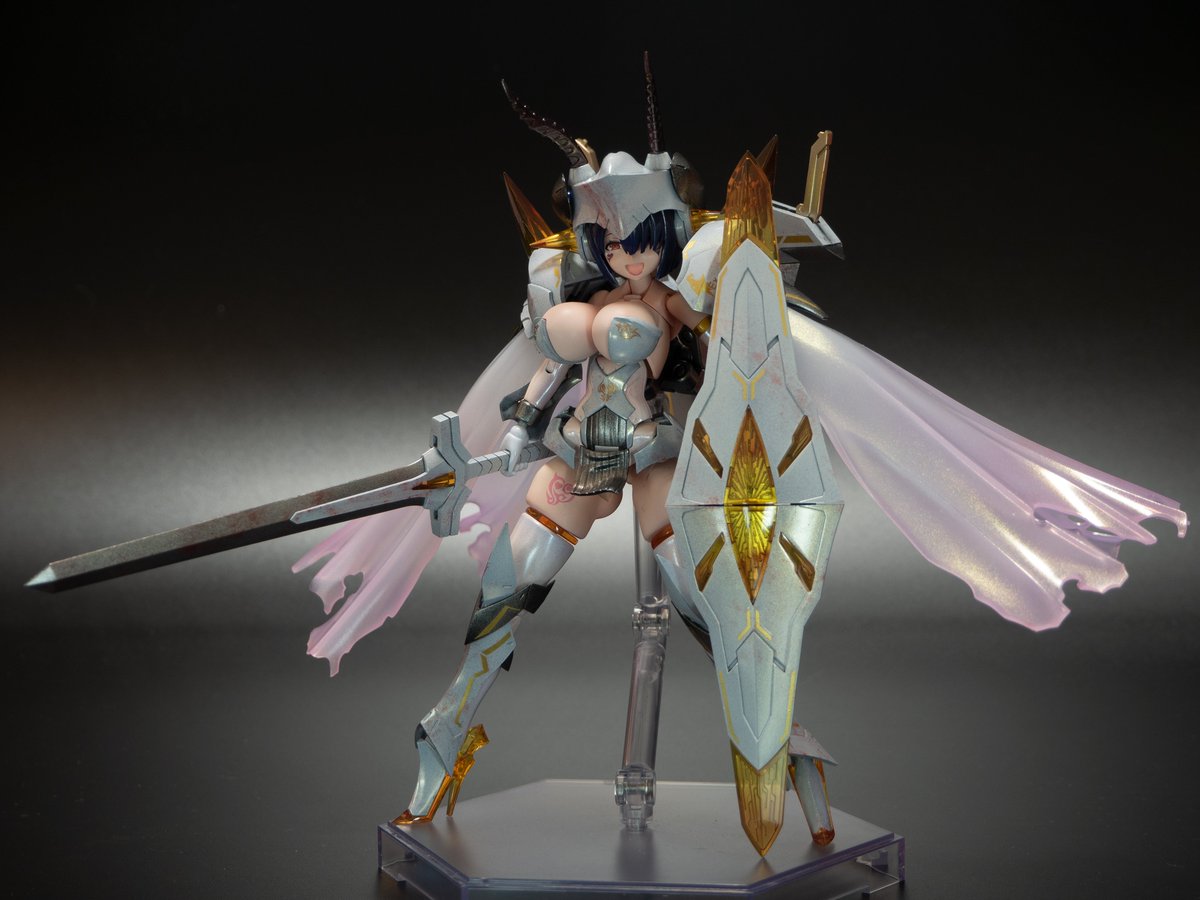 #今年も残りわずかなので今年一番伸びた画像を貼る

プラモデル部門1位
完成お披露目した特盛エクスキューショナーちゃん☺