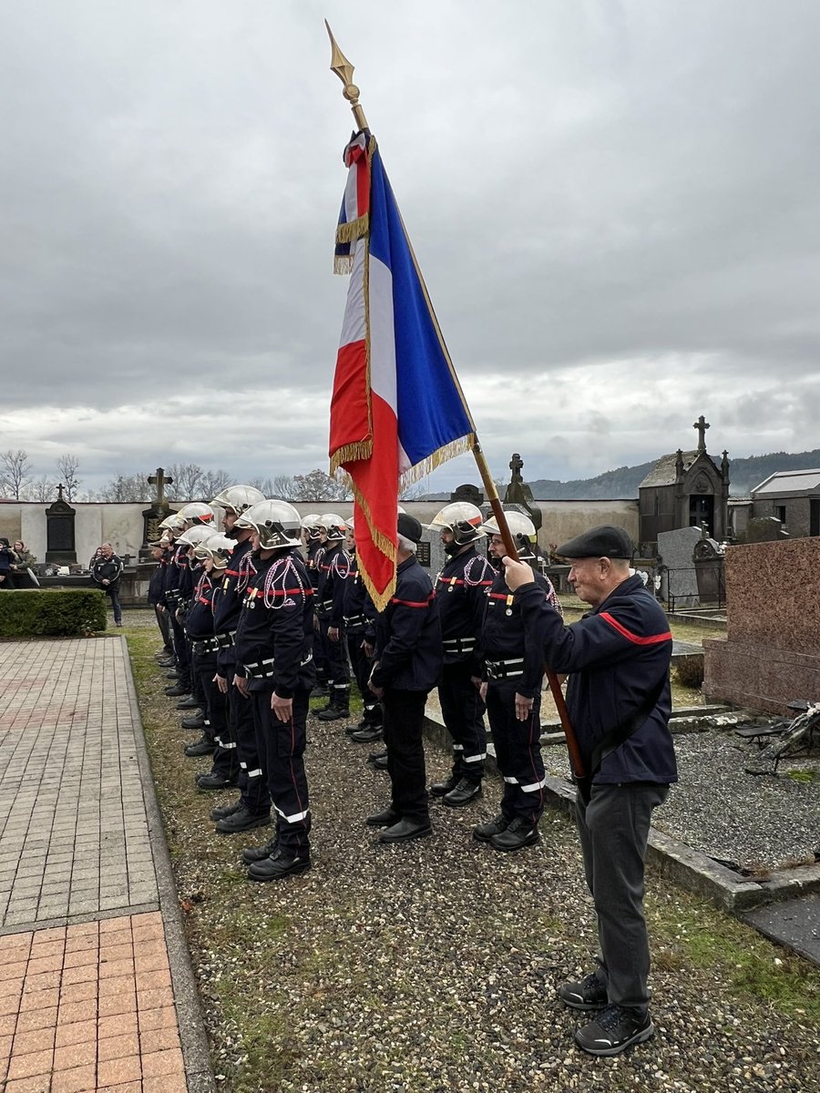 michel_sauvade's tweet photo. Sainte Barbe dans le canton @ambert2021 : Ambert et @MarsacenLivrado aujourd’hui. Hommage à tous les sapeurs-pompiers volontaires et professionnels du @SDIS63 https://t.co/yQz7QONTXb