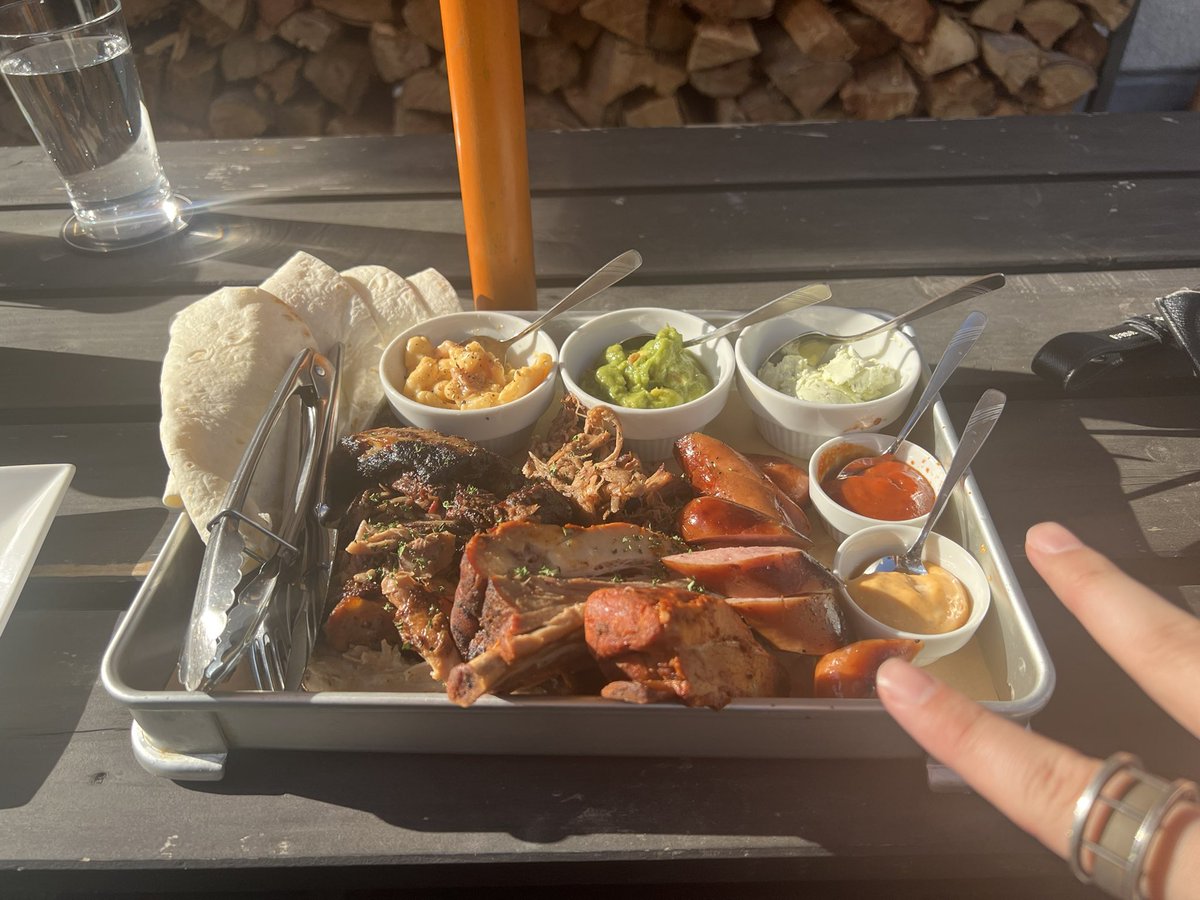 Saw ling tosite sigure last night with the homies, went to WOMB, then ate Texas style bbq for breakfast and passed the fuck out