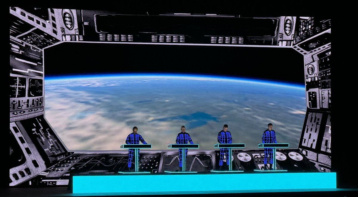 KenWeldin's tweet photo. @kraftwerk sublime #Melbourne https://t.co/16fZWB1nTQ