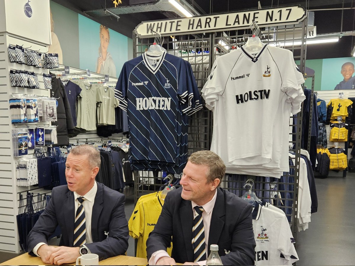 nattysatty's tweet photo. HERE NOW! The Spurs Shop @TheHarveyCentre #Harlow signing memorabilia and chatting to fans @1MickyHazard and #DavidHowells are here until 2.30pm! #Spurs #COYS @DebzyAnn https://t.co/uUgcbOXGaf