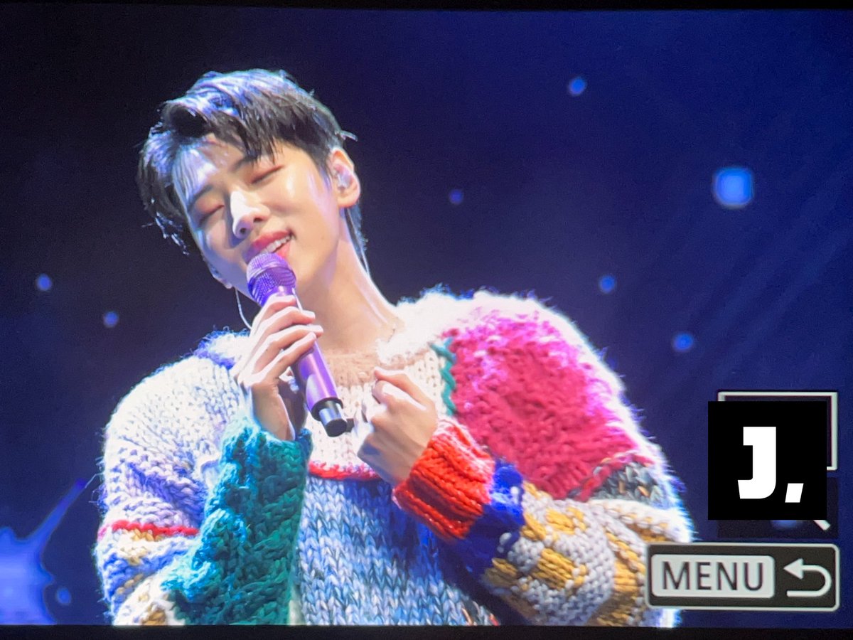 J_comma's tweet photo. 231209 BEYOND THE UNIVERSE in TAIPEI

#재찬 #JAECHAN #DKZ https://t.co/ci663q5ehW