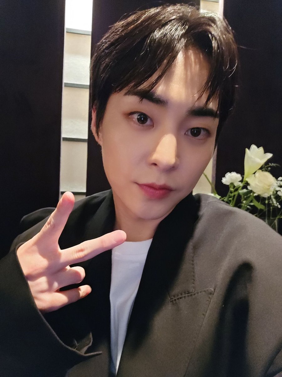 kokokbop's tweet photo. MINSEOK SENT A SELFIE!! 📸🥹 https://t.co/Y1cLcDUpdD