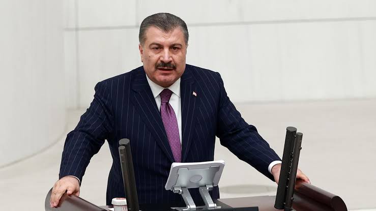 Sn. <a href="/drfahrettinkoca/">Dr. Fahrettin Koca</a> yılın bitmesine 22 gün kaldı. Bu süre zarfında en geç 16 Aralık bütçe görüşmelerinde ATAMA hakkında açıklama yapmanızı talep ediyoruz. Yüzbinlerce meslektaşımız sizlerin vereceği haberi beklemektedir. Sözünüz "YIL İÇİNDE" olacağı yönündeydi. <a href="/saglikbakanligi/">T.C. Sağlık Bakanlığı</a>