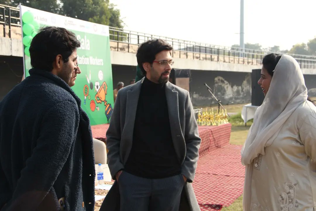 cljofficial's tweet photo. We express our gratitude to Mr. Muneeb Qadir for his wonderful presence at the sports gala and unwavering support for our participants.
#centerforlawandjustice #sportsgala #SweeperHeroes #childrenofsanitationworkers #khushhaliSabKayLiye https://t.co/vnNyJIZwQg