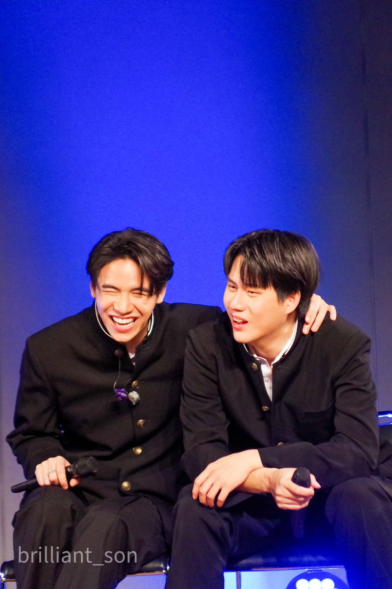 brillant_son's tweet photo. 首も掴んでた😇

#WinnySatang 
#winnynny 
#satangks
#MSPFMinTokyo https://t.co/yIbeQzCIL6