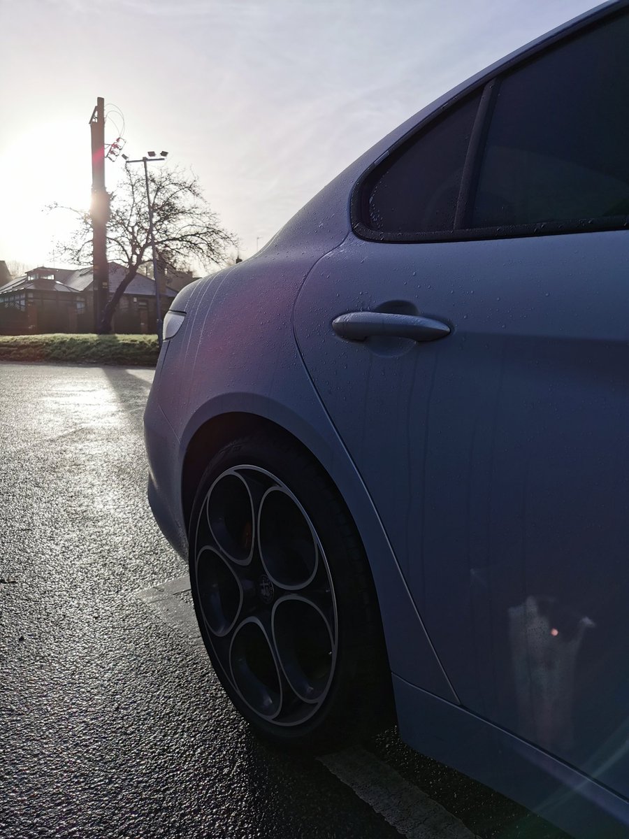 Carpervert's tweet photo. This is the best looking saloon on sale right now. Beg to differ? Absolutely adore the @AlfaRomeoUK Julian. Choose your weapon. https://t.co/ii3xPJJPr7