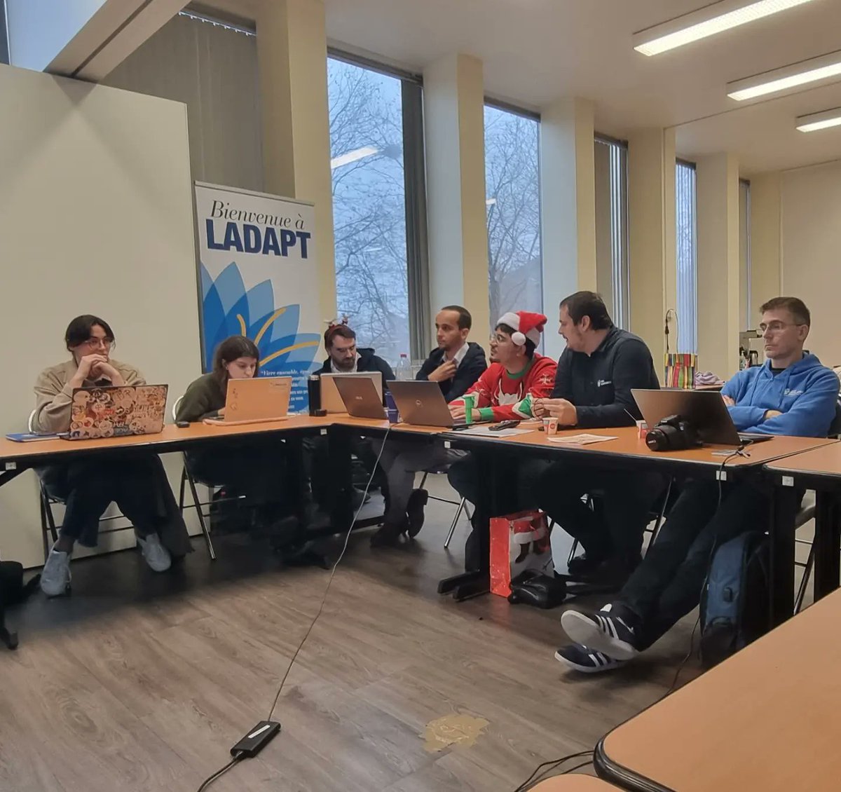 Participation au dernier CA 2023 de <a href="/100Handinamique/">100% Handinamique</a>  
Actus réseau / plaidoyer / point rencontres nationales / réseau d'entraide sont notamment abordés aujourd'hui.
Cc <a href="/HandisupCO/">Handisup CentreOuest</a>