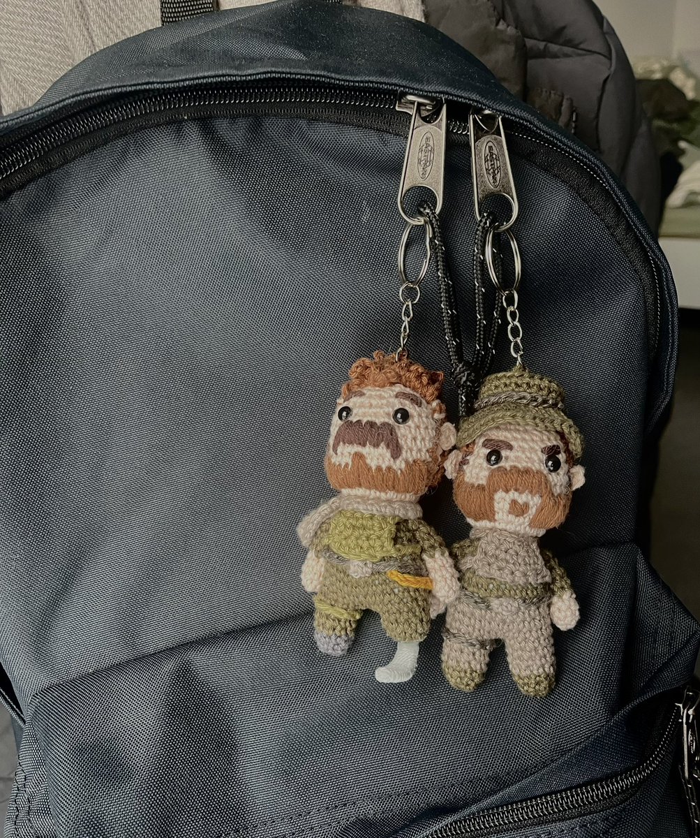 FoxTheRedCat's tweet image. Pocket-sized 141🫡😎
Tried out a new pattern and couldn’t resist making a tiny Price and Alex!💰🦿❤️
Working on such a small scale is testing my patience… worth it though🙃
#ModernWarfare3 #CallOfDutyModernWarfare3 #CaptainPrice #AlexKeller #CallofDuty